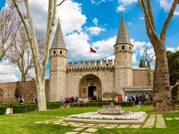 Topkapi Palace Guided Tour with Skip The Line Ticket (Without Harem)